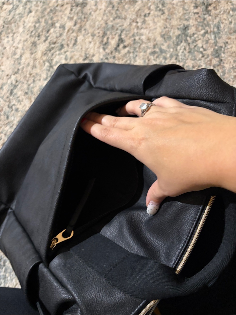 Universal Thread Convertible Backpack Tote - Minimal Design - Picture 3 of 7